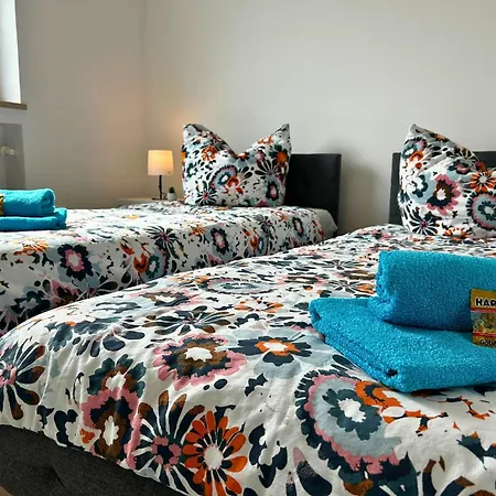 Monteurwohnungen Burchard I Paracelsus - Platz Fuer 5 Personen Apartment Coburg